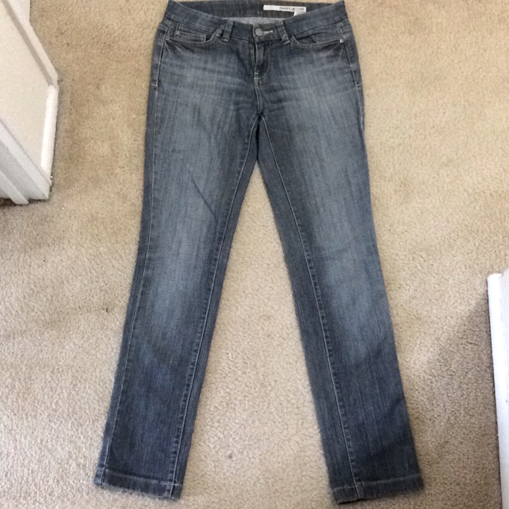 🔥DKNY straight leg jeans